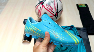 Paket Komplit Sepatu Bola Anak Junior Gastruz