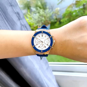 นาฬิกาผู้หญิงAtena Blue.ตัวเรือนสีพิงค์โกลด์ สายซิลิโคนสีน้ำเงิน หน้าปัด 39 มิล