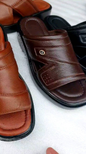 dép da bò trung niên .đế cao 4.cm nhẹ bền