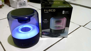 Speaker Portabel TWS dengan Lampu LED