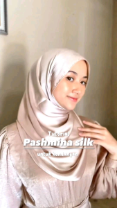 Pashmina Silk Cardenza Premium: Pashmina Berkualitas Tinggi untuk Kehangatan & Elegan