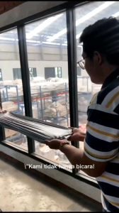 Mulsa Plastik Hitam Perak 120cm x 1meter - Mengendalikan Gulma