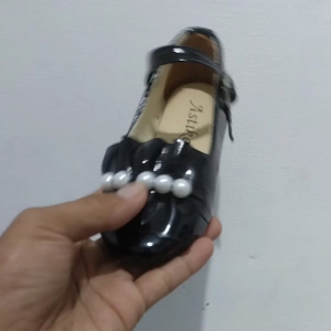 khainuna flatshoes anak Mary Jane kilat  size 22-25