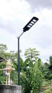 เสาไฟยึดบนกำแพง รั้ว เสาขนาด 2นิ้วครึ่ง มีความยาวให้เลือก ใช้ยึดกับไฟโซลล่าเซลล์