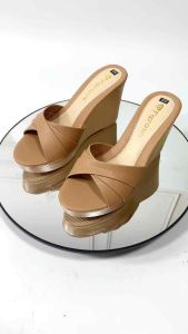 Dép xuồng nữ quai xếp ly FAROSA -K9 dép siêu nhẹ cao 9p nhiều màu cực xinh