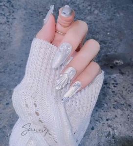 Nail box thiết kế mắt mèo vẽ nổi