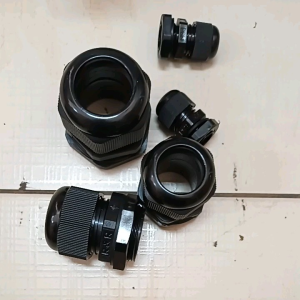 Cable Gland เคเบิ้ลแกลน PG 9 11 13.5 16 19 21 25 29 36 48 เคเบิ้ลแกรนด์ เข้ากล่อง สายไฟ grand สีดำ