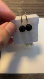 Swarovs Dangling earrings in 18K Gold setting✨