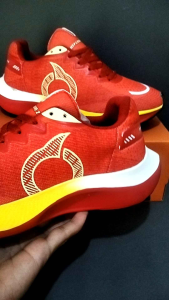 sepatu olahraga pria wanita sepatu lari sepatu terbaru terlaris sepatu olahraga
