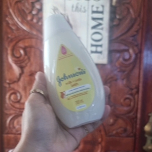 Johnsons Milk and Oats Baby Bath 200ml