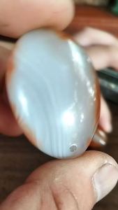 mặt dây chuyền mã não thiên nhiên ( có khoan lỗ chỉ việc đeo)