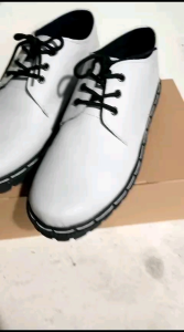 Sepatu Docmart Low White 3.3 Hole Vintage Terbaik Pria Wanita