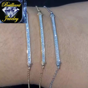 18K Gold Bracelet with Diamond Accent - Jewelry Identification and Presentation - Elegant Design for Everyday Wear