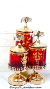 Toples Kaca Mewah Sultan Emas Merah Gold Lebaran Dekorasi Rumah\\n\\n Apa Itu Toples Kaca Mewah Sultan Emas Merah Gold Lebaran?\\n\\nToples Kaca Mewah Sultan Emas Merah Gold Lebaran adalah toples kaca yang dirancang dengan detail mewah dan elegan, cocok untuk penyimpanan makanan dan dekorasi rumah selama perayaan Lebaran. Toples ini hadir dengan warna emas merah yang indah, memberikan sentuhan klasik dan modern pada dekorasi rumah Anda.\\n\\n Sejarah Toples Kaca Mewah Sultan\\n\\nToples kaca mewah Sultan telah ada sejak zaman kerajaan, di mana para raja dan ratu menggunakan toples ini untuk menyimpan makanan dan minuman istimewa mereka. Dengan perkembangan teknologi, toples kaca mewah Sultan telah berkembang menjadi lebih indah dan fungsional, seperti Toples Kaca Mewah Sultan Emas Merah Gold Lebaran yang kami bahas di sini.\\n\\n Keunggulan Toples Kaca Mewah Sultan Emas Merah Gold Lebaran\\n\\nToples Kaca Mewah Sultan Emas Merah Gold Lebaran memiliki beberapa keunggulan, seperti:\\n\\n* Tahan lama dan tahan terhadap goresan\\n* Mudah dibersihkan dan tidak berbau\\n* Tidak menyerap bau makanan\\n* Mampu menjaga kebersihan dan kehigienisan makanan\\n* Cocok untuk penyimpanan makanan dan dekorasi rumah\\n* Warna emas merah yang indah\\n\\n Cara Menggunakan Toples Kaca Mewah Sultan Emas Merah Gold Lebaran\\n\\nToples Kaca Mewah Sultan Emas Merah Gold Lebaran dapat digunakan sebagai penyimpanan makanan dan dekorasi rumah. Berikut adalah cara menggunakan toples ini:\\n\\n Penyimpanan Makanan dengan Toples Kaca Mewah Sultan Emas Merah Gold Lebaran\\n\\nToples Kaca Mewah Sultan Emas Merah Gold Lebaran dapat digunakan untuk menyimpan makanan seperti kue kering, kacang, dan camilan lainnya. Pastikan untuk menutup toples dengan rapat untuk menjaga kebersihan dan kehigienisan makanan.\\n\\n Toples Kaca Mewah Sultan Emas Merah Gold Lebaran sebagai Dekorasi Rumah\\n\\nToples Kaca Mewah Sultan Emas Merah Gold Lebaran dapat diletakkan di meja, rak, atau etalase sebagai dekorasi rumah selama perayaan Lebaran. Toples ini akan menambah sentuhan indah dan elegan pada dekorasi rumah Anda.\\n\\n Tips Memilih Toples Kaca Mewah Sultan Emas Merah Gold Lebaran\\n\\nBerikut adalah beberapa tips memilih Toples Kaca Mewah Sultan Emas Merah Gold Lebaran:\\n\\n Kualitas Toples Kaca Mewah Sultan Emas Merah Gold Lebaran\\n\\nPastikan toples yang Anda pilih memiliki kualitas yang baik. Cek apakah toples tersebut tidak memiliki goresan atau retakan.\\n\\n Keamanan Toples Kaca Mewah Sultan Emas Merah Gold Lebaran\\n\\nPastikan toples yang Anda pilih aman untuk digunakan. Cek apakah toples tersebut memiliki tutup yang rapat dan tidak mudah terbuka.\\n\\n Perawatan Toples Kaca Mewah Sultan Emas Merah Gold Lebaran\\n\\nBerikut adalah beberapa tips perawatan Toples Kaca Mewah Sultan Emas Merah Gold Lebaran:\\n\\n Membersihkan Toples Kaca Mewah Sultan Emas Merah Gold Lebaran\\n\\nMembersihkan toples secara rutin dapat membantu menjaga kebersihan dan kehigienisan toples. Gunakan sabun dan air hangat untuk membersihkan toples, kemudian keringkan dengan lap kering.\\n\\n Menyimpan Toples Kaca Mewah Sultan Emas Merah Gold Lebaran dengan Benar\\n\\nPastikan toples disimpan dengan benar untuk mencegah goresan atau retakan. Jangan simpan toples di tempat yang lembab atau panas.\\n\\nSemoga informasi ini membantu Anda dalam memilih dan menggunakan Toples Kaca Mewah Sultan Emas Merah Gold Lebaran dengan baik. Selamat berbelanja!\"