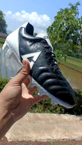 Sepatu Bola Kulit Kangguru Aozora Lugga FG Black White Terbaru