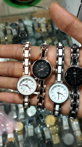 |||Bisa COD||| JAM TANGAN FASHION SETENGAH KERAMIK WANITA.GRATIS BATERAI CADANGAN.