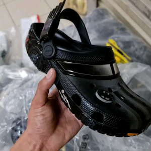 CROCS ANAK X BATMAN SANDAL CROCS ANAK BATMAN SANDAL KIDS X BATMAN