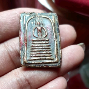 พระสมเด็จเกศไชโย กรุวังหน้า ลงรักแดง หายาก