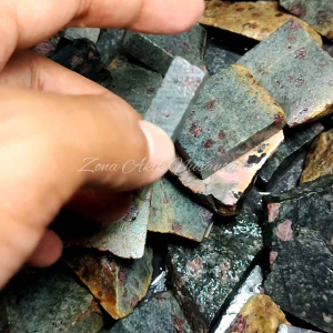 Bongkahan Batu Rubi Tadulako / Batu Ruby Asli 100% Nusantara