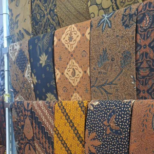 Kain batik bawahan warna coklat solo