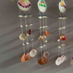 หนังสือโมบายหอยเชลล์ขาว 3 สาย เพ้นท์คำมงคล น่ารัก 3 สาย 130 กรรมหมอน (สีขาว)