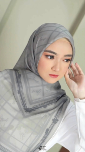 Raveena Scarf Arrafi Jilbab hijab kerudung dewasa segiempat motif kotak daily simple mewah terbaru new terlaris terkini modern kekinian murah viral lebaran 2025 adem mudah di bentuk cantik bahan voal exclusive cantik bayar ditempat COD gratis ongkir