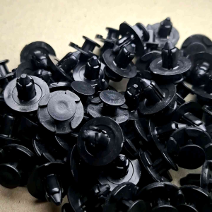 Kancing Klip Cengkeh Tekan Bemper Toyota Avanza / Xenia /livina