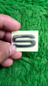 (Silver Crome) Emblem Logo Huruf S Scoopy K2F Timbul Original