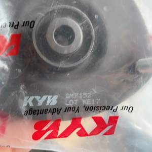 KYB เบ้าโช้คอัพหน้า+ตลับลูกปืน Honda Civic Dimension ES / CRV G2 [1 คู่ ] [SM7152K] ซ้าย-ขวา