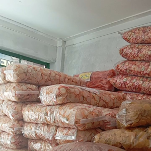 1 KG KERUPUK BAWANG KUNING - ENAK DAN GURIH - MENTAH - TANPA DIJEMUR - COCOK DIGORENG ATAU SEBLAK - GROSIR KERUPUK