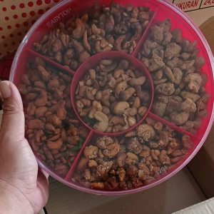 Kacang Mede Matang Toples Merah Sekat 5 Rasa