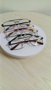 แว่นตายาวขาสปริงสำหรับอ่านหนังสือเลนบลูบล๊อค