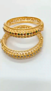 กำไลข้อมือแฟชั่นผู้หญิงแบบสวยงามกำไลสุโขทัยเพชรซีกโบราณสองแถว ขนาดเส้นผ่าศูนย์กลาง 5.5 ซม.ตัวเรือนเหรียญสตางค์ชุบทองไมครอน ราคาย่อมเยา