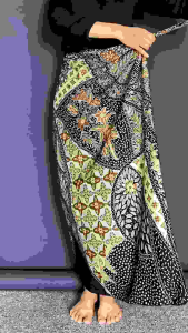 Desain Rok Lilit Tradisional & Batik Flora Bawahan Kebaya