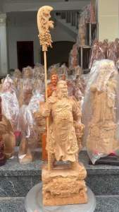 Tượng Gỗ Quan Công Trên Dòng Gỗ Ngọc Am trấn nhà tốt nhất hiện nay tạo mùi hương dễ chịu không gian có 3 kích thước