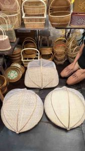 กระด้ง กระด้งมูงครอบ กันแมลง ตะแกรงตากปลา กระด้งตากอาหาร ขนาดจับโบ้ 60 มิติ 46x61 ซม่า ใหญ่ที่สุด