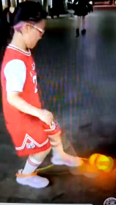 Bình tân shop 💖 Đồ chơi trẻ em 👉 Bóng Nhảy cho bé và người lớn luyện tập thể thao có đèn và không đèn  chất liệu nhựa cứng  có 3 màu cho bé gái và bé trai