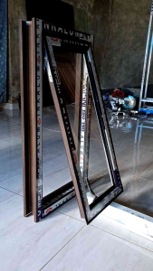 {\n    \"article\": \" Jendela Aluminium Mini Untuk Kamar Mandi & Buka Jungkit