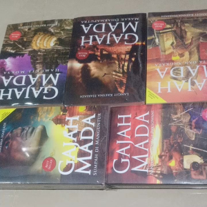 paket gajah mada 5 buku lengkap / langit kresna hariadi