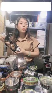 Đèn đội đầu siêu sáng S-35 ánh gom xa 500-1000m choá led 10cm kèm 2 len đổi màu có sạc ngược lại cho điện thoại pin dùng 7-12h