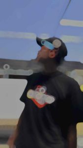 Kaos Welder: Pakaian Kerja Tahan Api untuk Industri Konstruksi