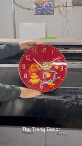 Đồng Hồ Treo Tường "MÈO THẦN TÀI" Mẫu Mới - Đồng Hồ Tráng Gương In UV 5D Cao Cấp