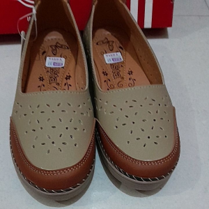 Promo 2.2 Sepatu Casual Wanita Slip On Hana 01 Cream Tan/Crem Marun Series Oclia Yasta Olshop