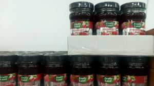 STRAWBERRY JAM WITH REAL STRAWBERRY BITS 360g PALAMAN