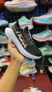Sepatu running Pria Hoka carbon x3 black white