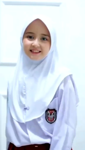 Hijab Hamidah: Pilihan Hijab Anak Sekolah yang Praktis & Mudah Dipakai