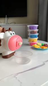 Đất nặn an toàn cho bé tạo hình theo khuôn siêu ngộ nghĩnh đồ chơi đất nặn bò sữa