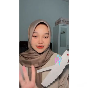 Hijab Basic Tape Pashmina Black (Isi 5) - Membuat Hijab Melengkung Paripurna dengan Model Basic Stick Pasmina