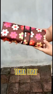 TIKAR LIPAT PIKNIK ANTI AIR