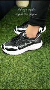 sepatu snaeker casual olah raga pria dan wanita keren murah kekinian terbaru motip pres timbul